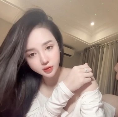 chu-thuy-quynh-suong-dien-doggy-len-dinh-lien-tuc